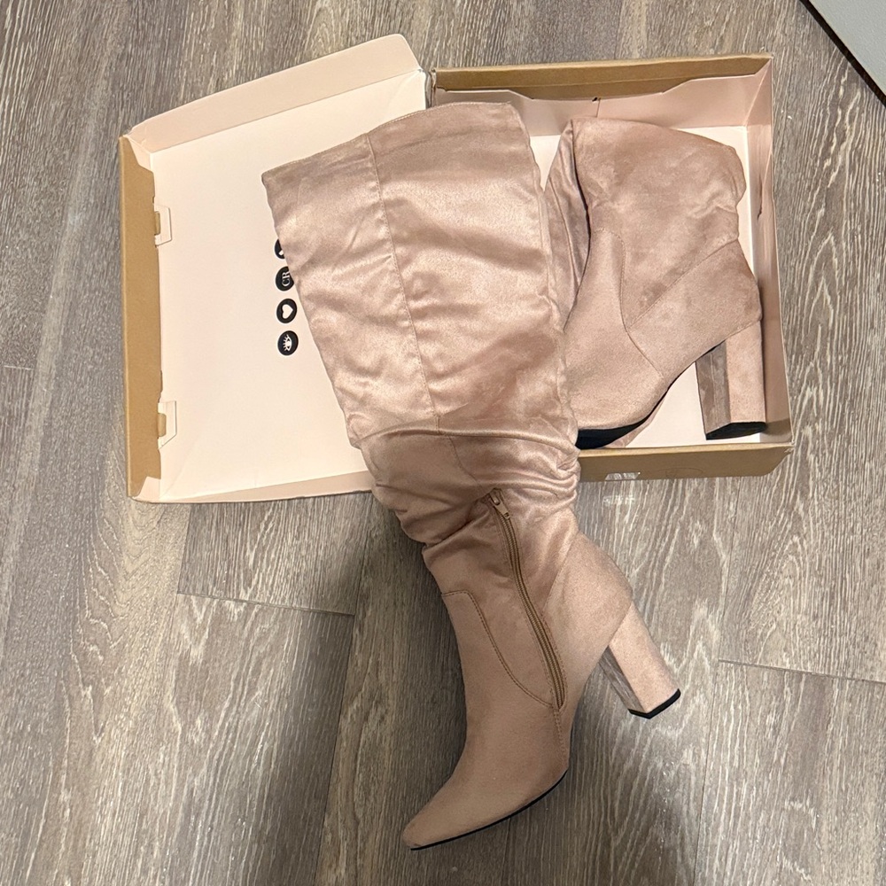 Elegant Women's Knee-High Boots